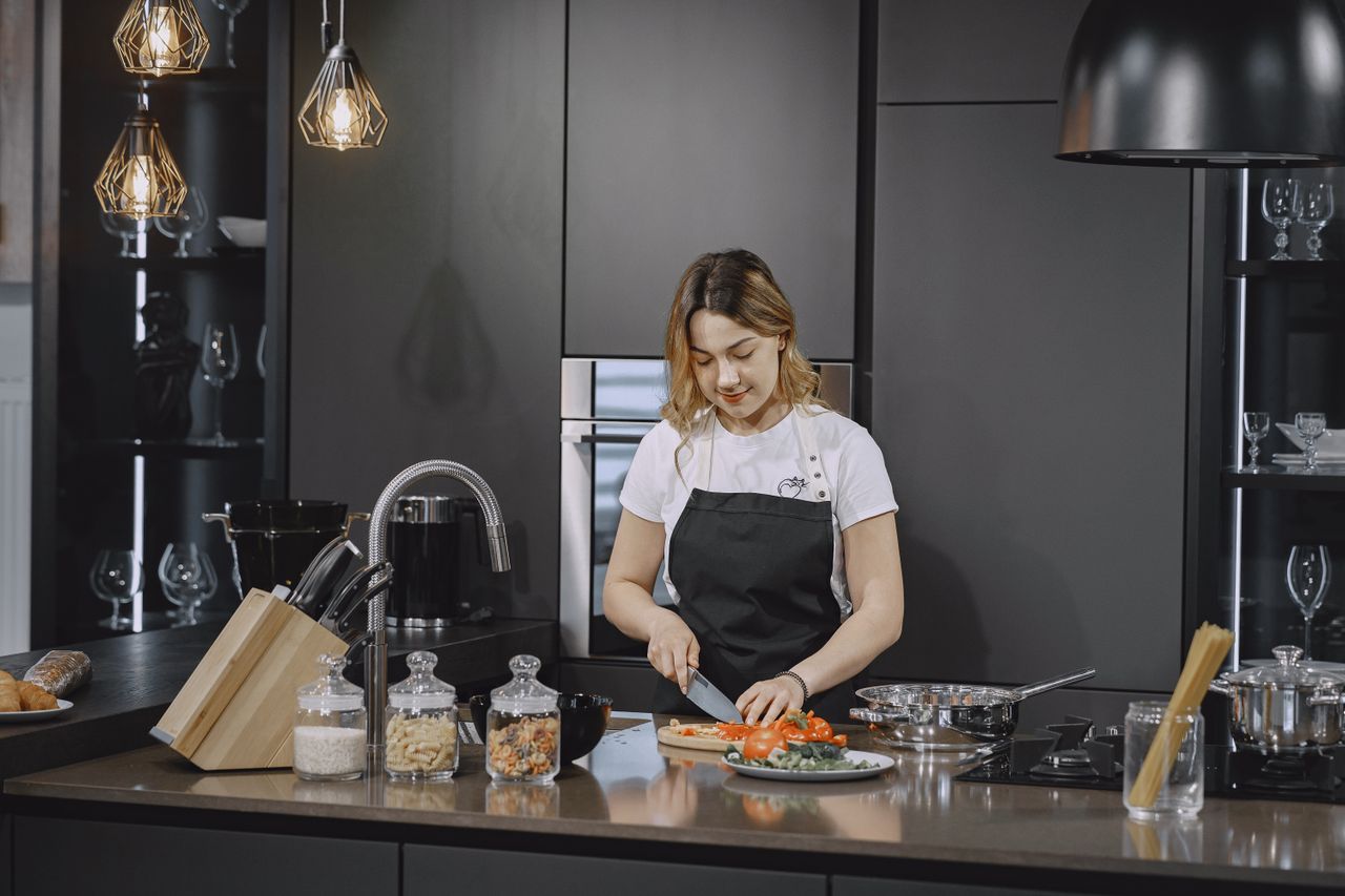 Une cuisinière à induction en guise de présent
