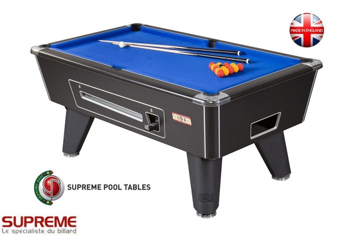 Billard en vente chez Supreme